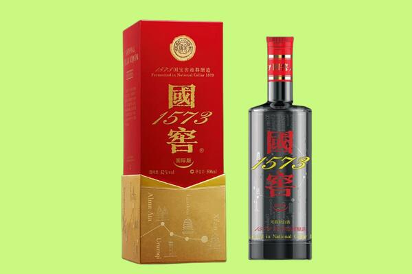 伊犁乌苏市回收国窖1573.jpg